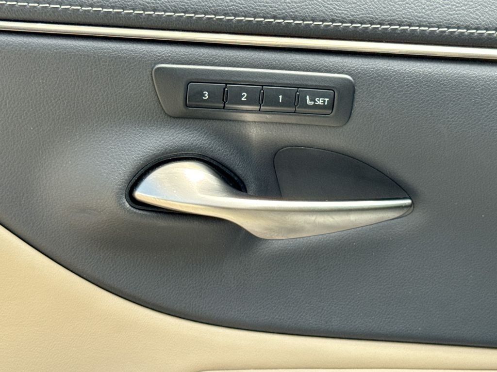 Used 2019 Lexus ES 350 w/ Premium Package FWD image 13