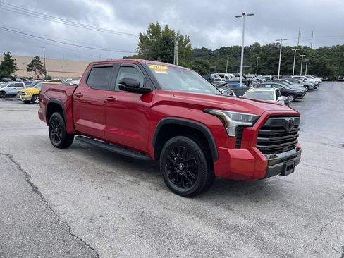 Used 2025 Toyota Tundra Limited AWD/4WD image 6