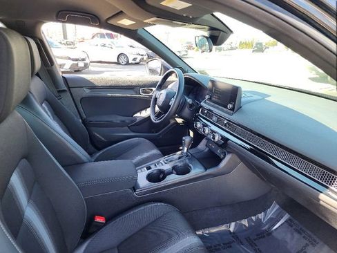 Used 2023 Honda Civic Sport image 11