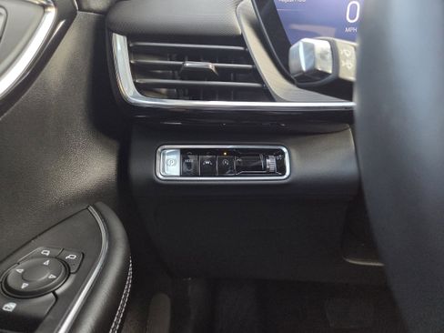 Used 2025 Buick Envision Preferred image 36