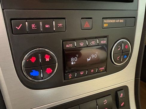 Used 2011 GMC Acadia SLT image 29