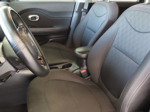 Used 2019 Kia Soul image 10