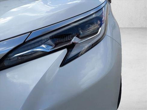 Certified 2023 Toyota Sienna Platinum image 9