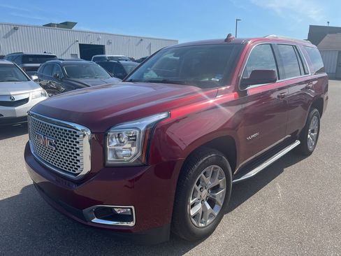 Used 2017 GMC Yukon SLT w/ Open Road Package AWD/4WD image 1