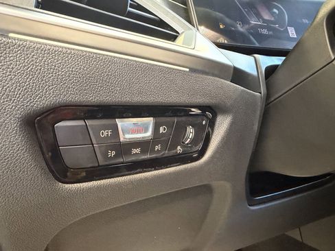 Used 2023 BMW 330i xDrive Sedan w/ M Sport Package image 30