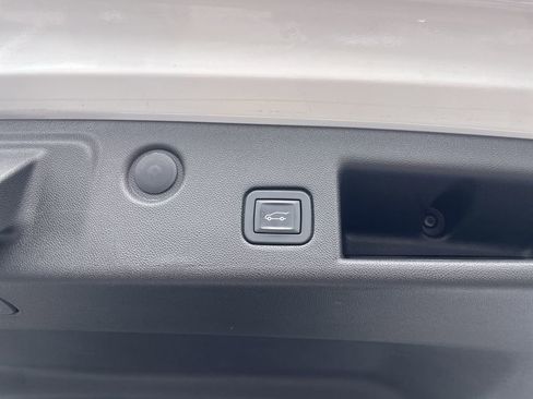 Used 2019 Chevrolet Equinox Premier AWD/4WD image 37
