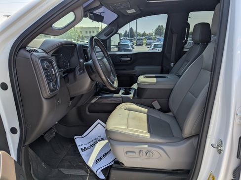 Used 2020 Chevrolet Silverado 1500 LTZ w/ LTZ Premium Package AWD/4WD image 12