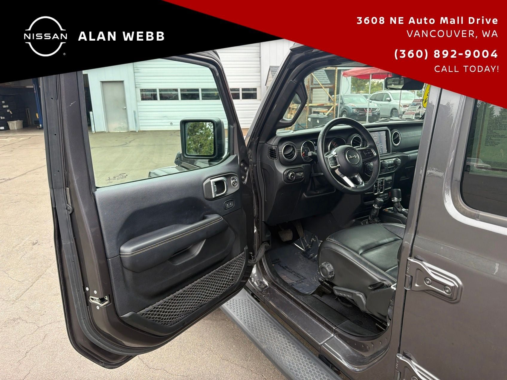 Used 2018 Jeep Wrangler Unlimited Sahara AWD/4WD image 9