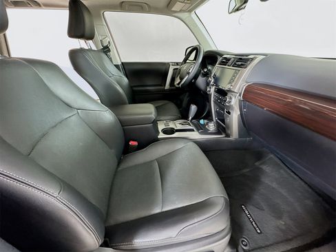Used 2022 Toyota 4Runner Limited image 31