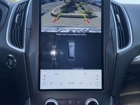 Used 2023 Ford Edge Titanium w/ Class II Trailer Tow Package AWD/4WD image 8
