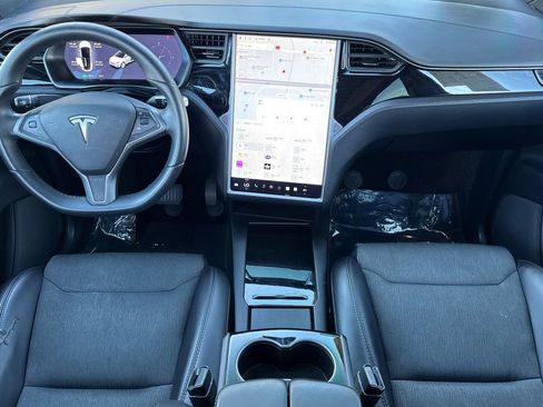 Used 2018 Tesla Model X 75D image 16