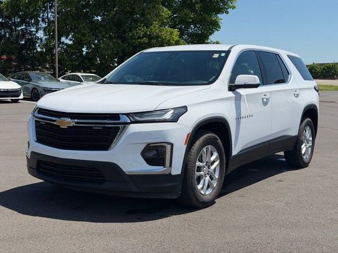 Used 2022 Chevrolet Traverse LS AWD/4WD image 2