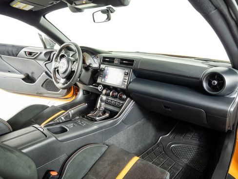 Used 2023 Toyota GR86 10th Anniversary SE image 18