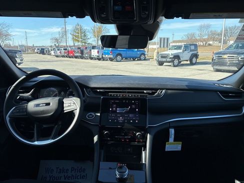New 2026 Jeep Grand Cherokee Laredo X AWD/4WD image 3
