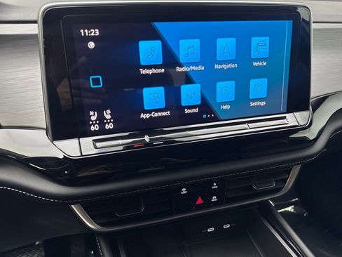 Used 2024 Volkswagen Atlas Cross Sport SE image 62