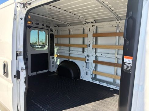 Used 2025 RAM ProMaster 2500 w/ U-Haul Equipment Group FWD image 23