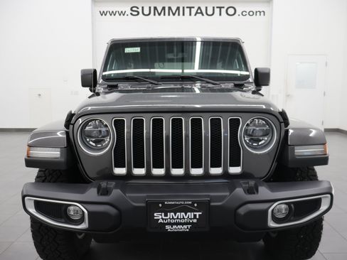 Used 2022 Jeep Wrangler Unlimited Sahara w/ LED Lighting Group AWD/4WD image 19