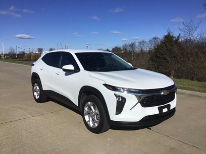 Used 2024 Chevrolet Trax LS w/ LS Convenience Package