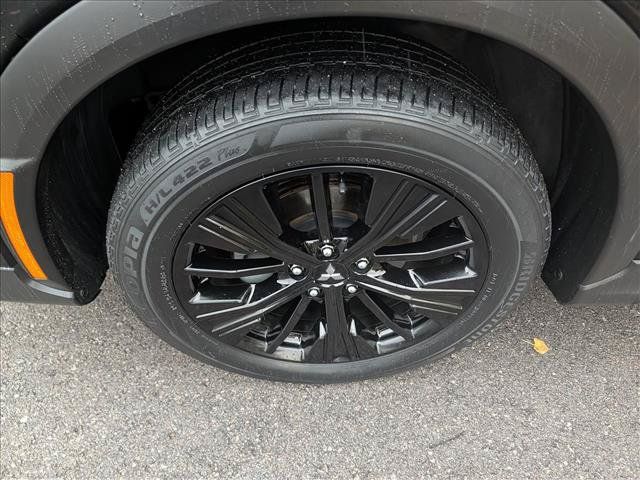 Used 2022 Mitsubishi Eclipse Cross LE FWD image 9