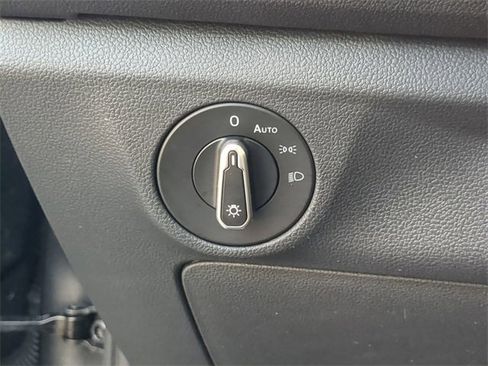 Certified 2023 Volkswagen Jetta SE image 26