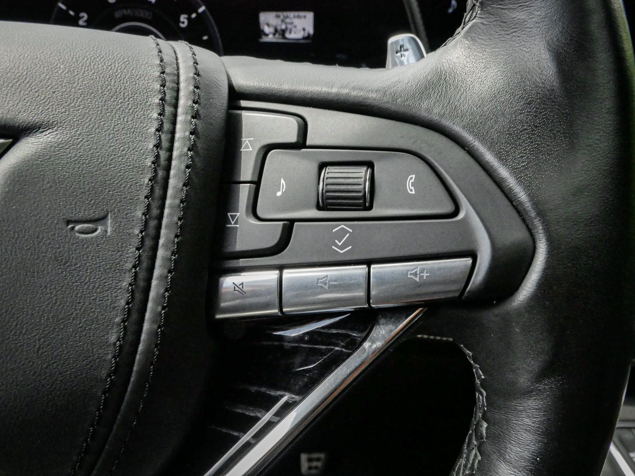 Used 2023 Cadillac Escalade V w/ LPO, ONYX Package AWD/4WD image 20