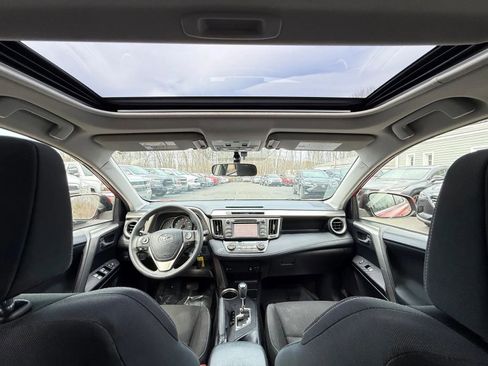 Used 2015 Toyota RAV4 XLE w/ Four Season Floor Mat Package image 13