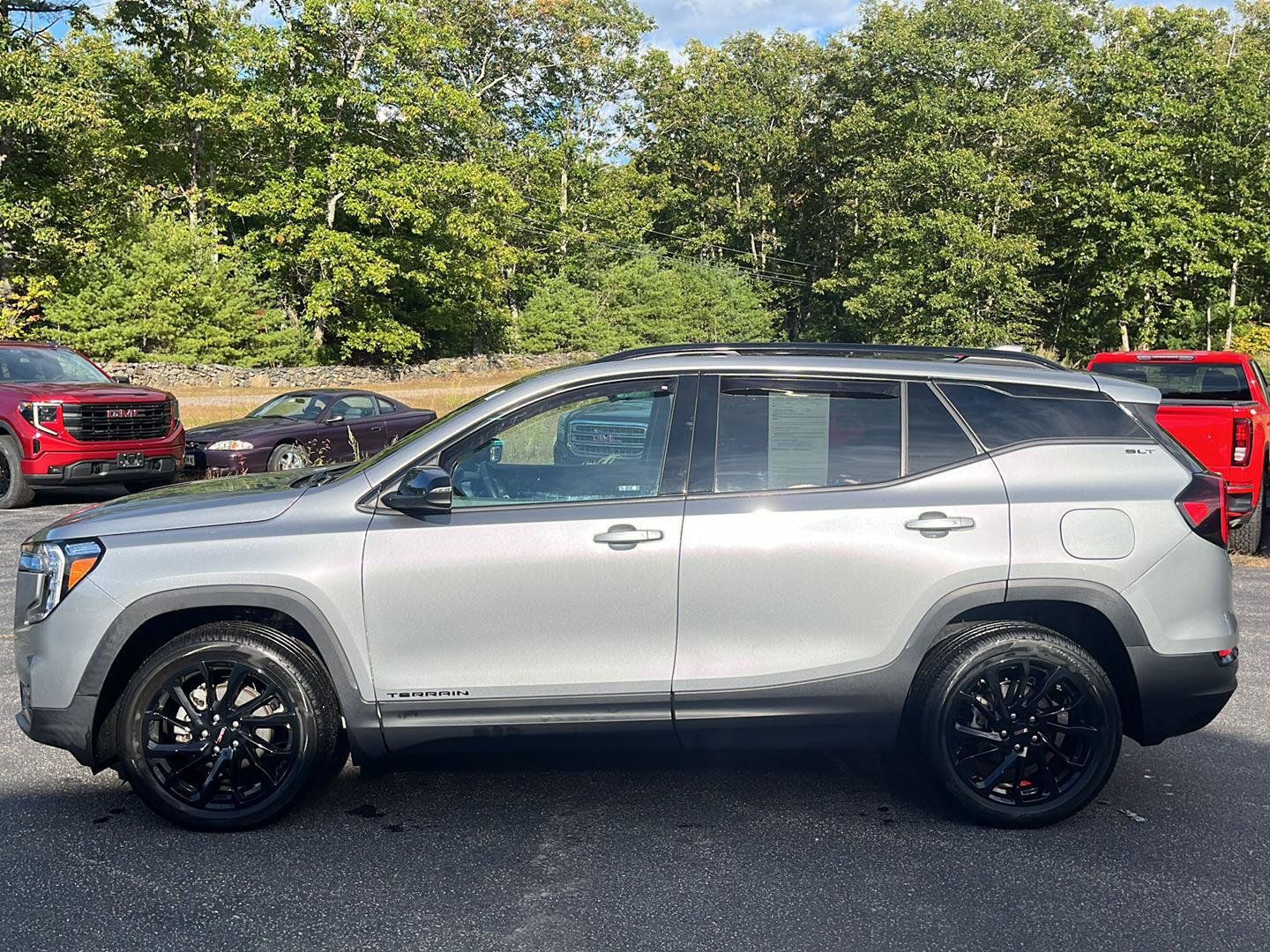 Used 2024 GMC Terrain SLT w/ Elevation Edition AWD/4WD image 2