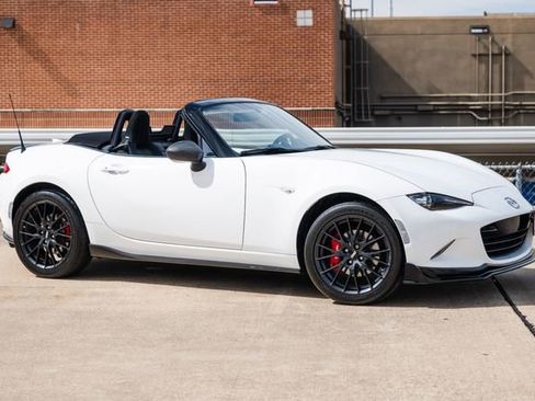 Used 2017 MAZDA MX-5 Miata Club w/ Brembo/BBS Package image 40