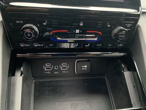 Used 2023 Jeep Grand Cherokee L Laredo AWD/4WD image 29