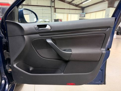 Used 2011 Volkswagen Jetta S FWD image 16
