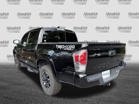 Used 2022 Toyota Tacoma TRD Sport w/ TRD Premium Sport Package AWD/4WD image 7