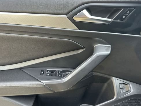 Used 2022 Volkswagen Jetta SE image 10