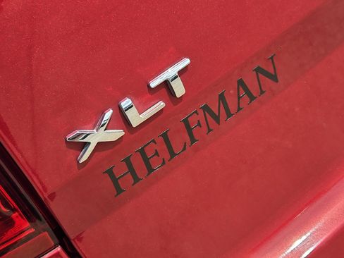 Used 2015 Ford Explorer XLT w/ Equipment Group 202B image 8