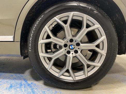 Used 2025 BMW X7 xDrive40i w/ Climate Comfort Package image 31