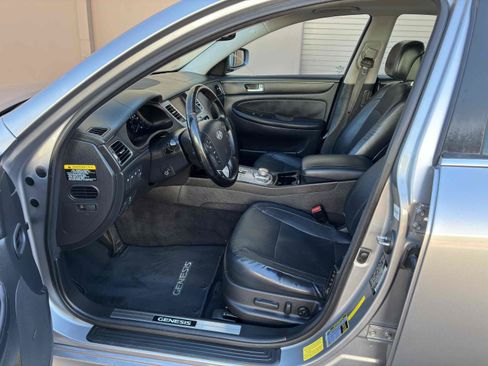Used 2012 Hyundai Genesis 5.0 RWD image 33