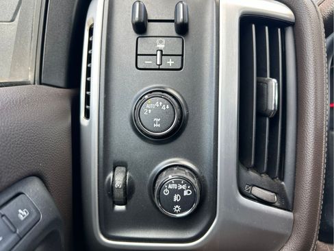 Used 2018 GMC Sierra 1500 SLT AWD/4WD image 26