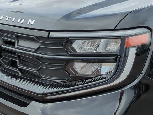 Used 2025 Ford Expedition Active AWD/4WD image 12