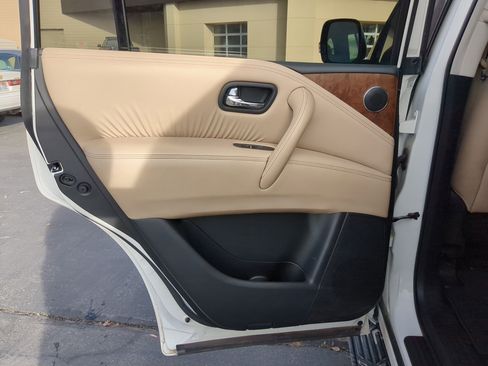 Used 2024 Nissan Armada SL image 32