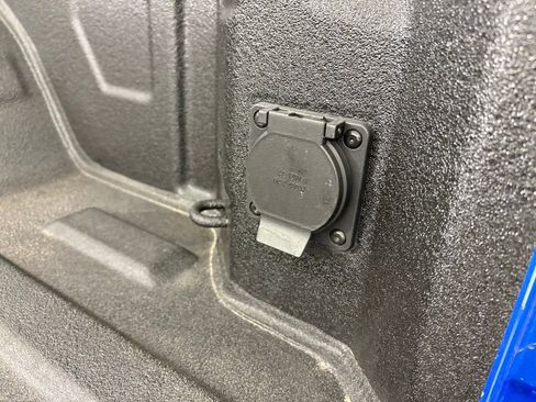 Used 2025 Chevrolet Silverado 1500 ZR2 w/ Technology Package image 44