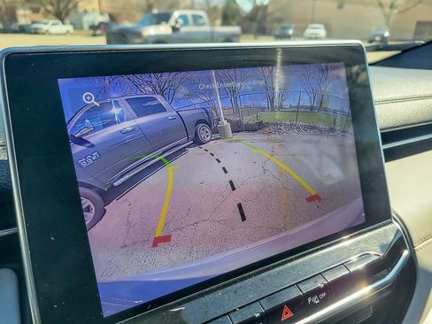 Used 2023 Jeep Compass Limited image 16