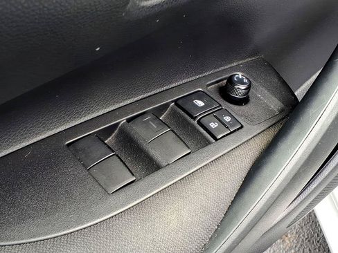Used 2024 Toyota Corolla LE FWD image 15