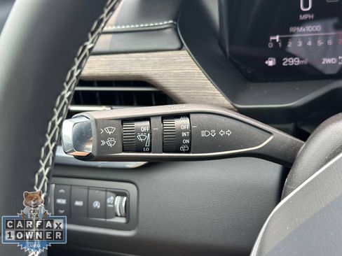 Used 2025 GMC Acadia Denali AWD/4WD image 28