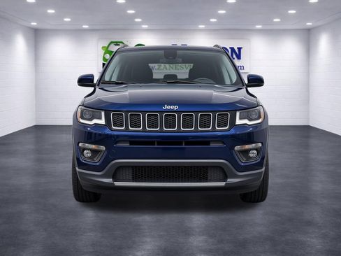 Used 2019 Jeep Compass Latitude w/ Cold Weather Group AWD/4WD image 3