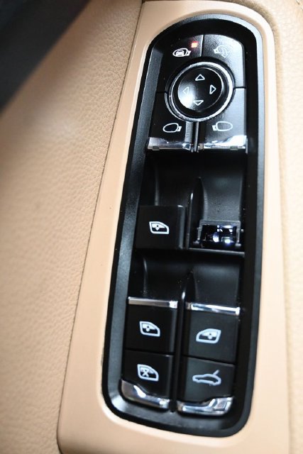 Used 2019 Porsche Macan AWD/4WD image 24