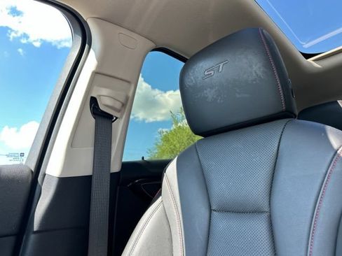 Used 2022 Buick Envision Essence w/ Technology Package I AWD/4WD image 52