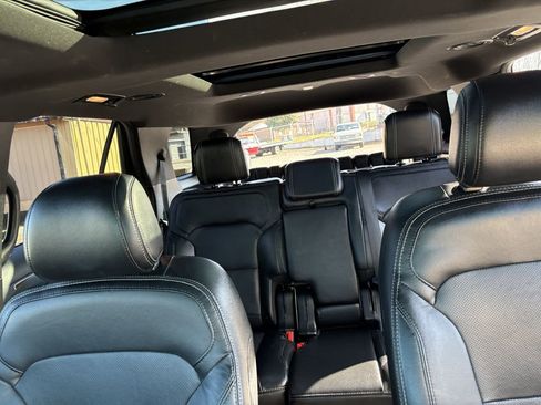 Used 2016 Ford Explorer Limited image 16