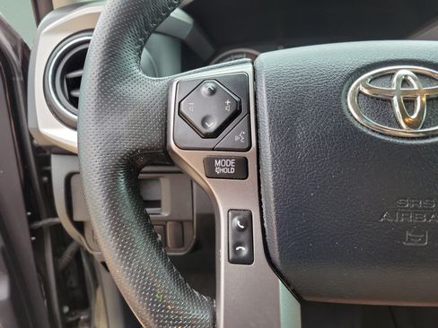 Used 2019 Toyota Tacoma SR5 AWD/4WD image 15