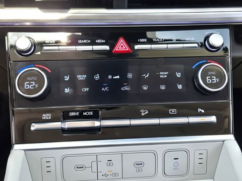 Used 2025 Hyundai Santa Fe Calligraphy FWD image 17