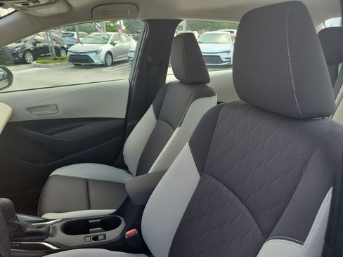 Used 2025 Toyota Corolla LE FWD image 21