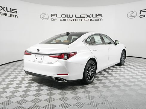 New 2025 Lexus ES 350 w/ Premium Package image 5
